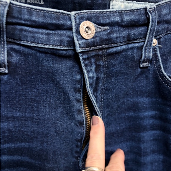 AG ANTHROPOLOGIE High-Rise Stevie Slim Straight Ankle Jeans - Size 10 - Picture 4 of 9
